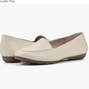 New in Box Cliffs White Mountain Cream Loafer Flats 7 W